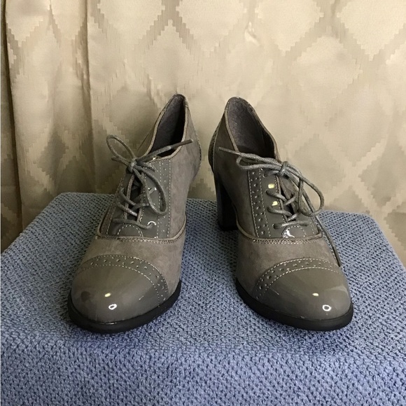 Karen Scott Kara Cap Toe Oxford Pumps - Picture 12 of 12